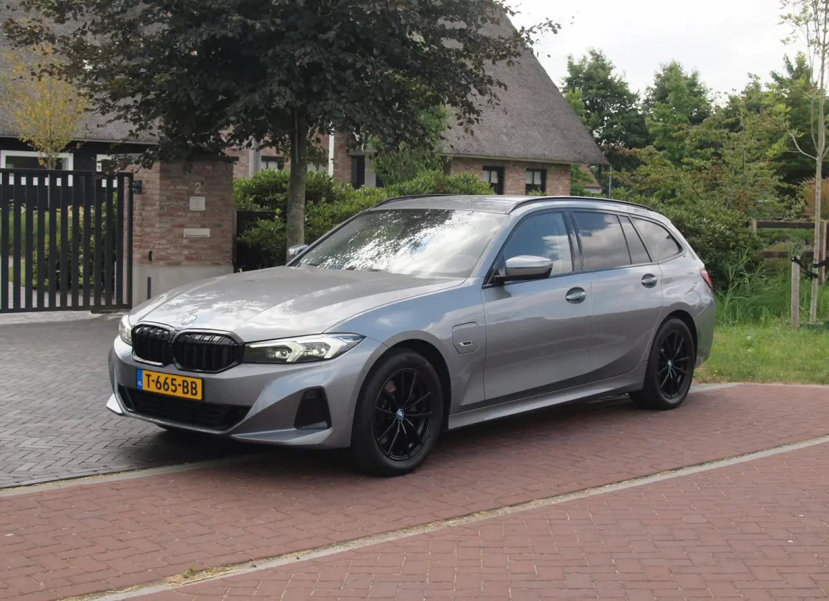320e | Camera | Trekhaak | Sfeerverlichting | Stoelmemory | Cruise Control |
