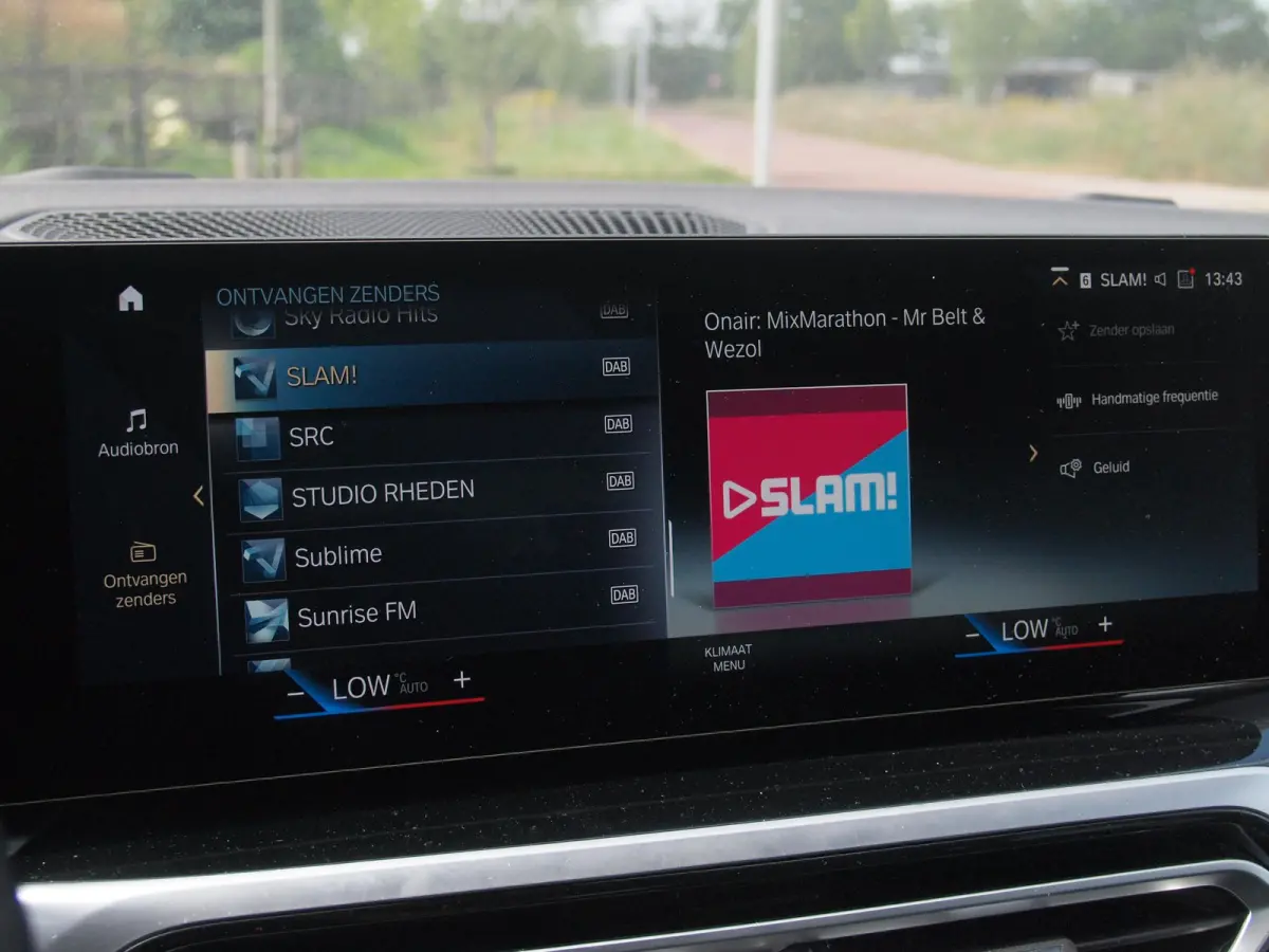 320e | Camera | Trekhaak | Sfeerverlichting | Stoelmemory | Cruise Control |