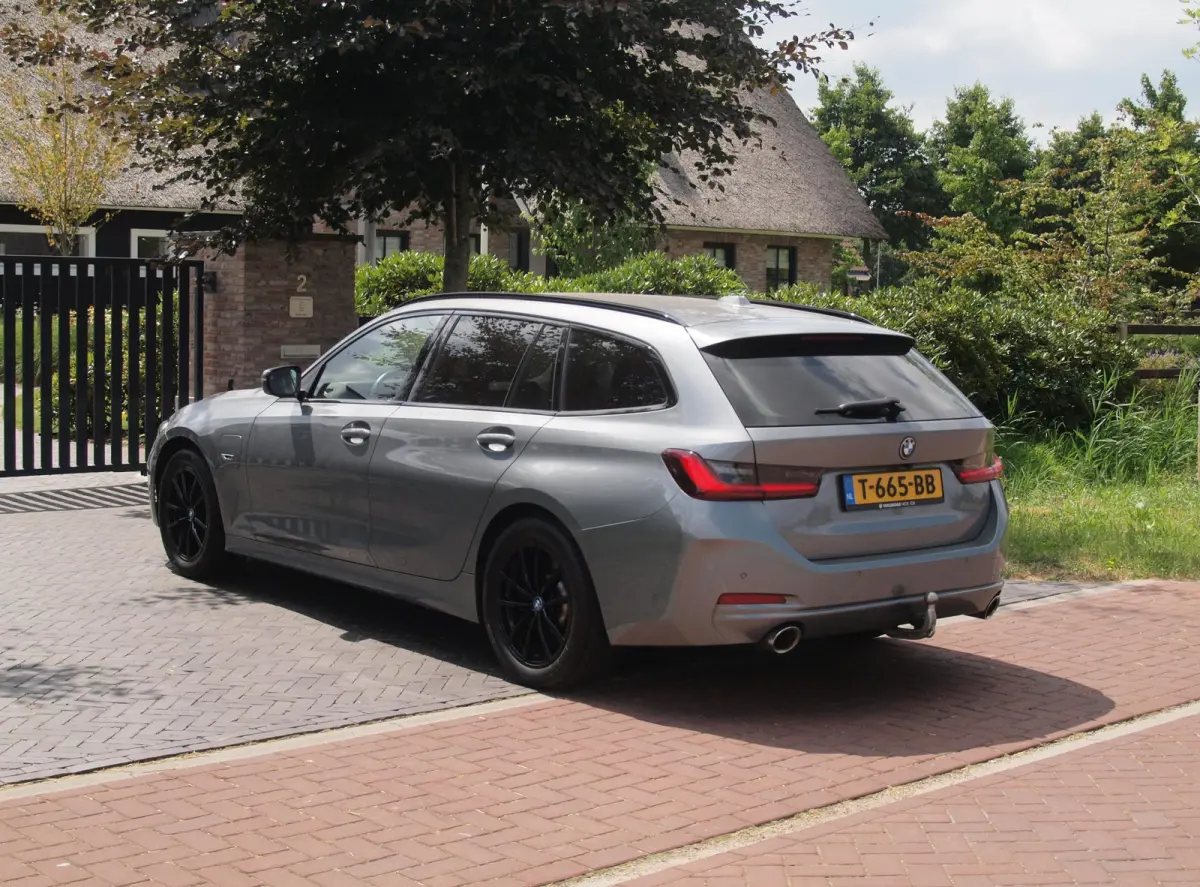 320e | Camera | Trekhaak | Sfeerverlichting | Stoelmemory | Cruise Control |