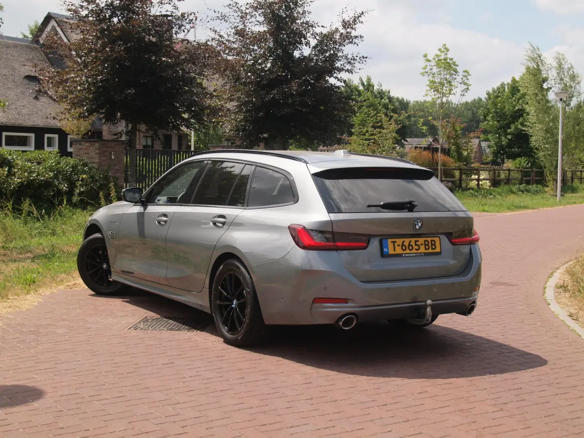 320e | Camera | Trekhaak | Sfeerverlichting | Stoelmemory | Cruise Control |