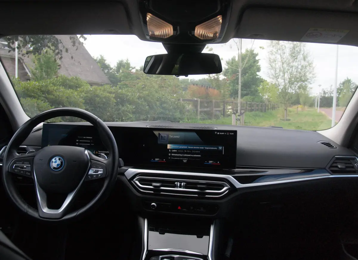 320e | Camera | Trekhaak | Sfeerverlichting | Stoelmemory | Cruise Control |