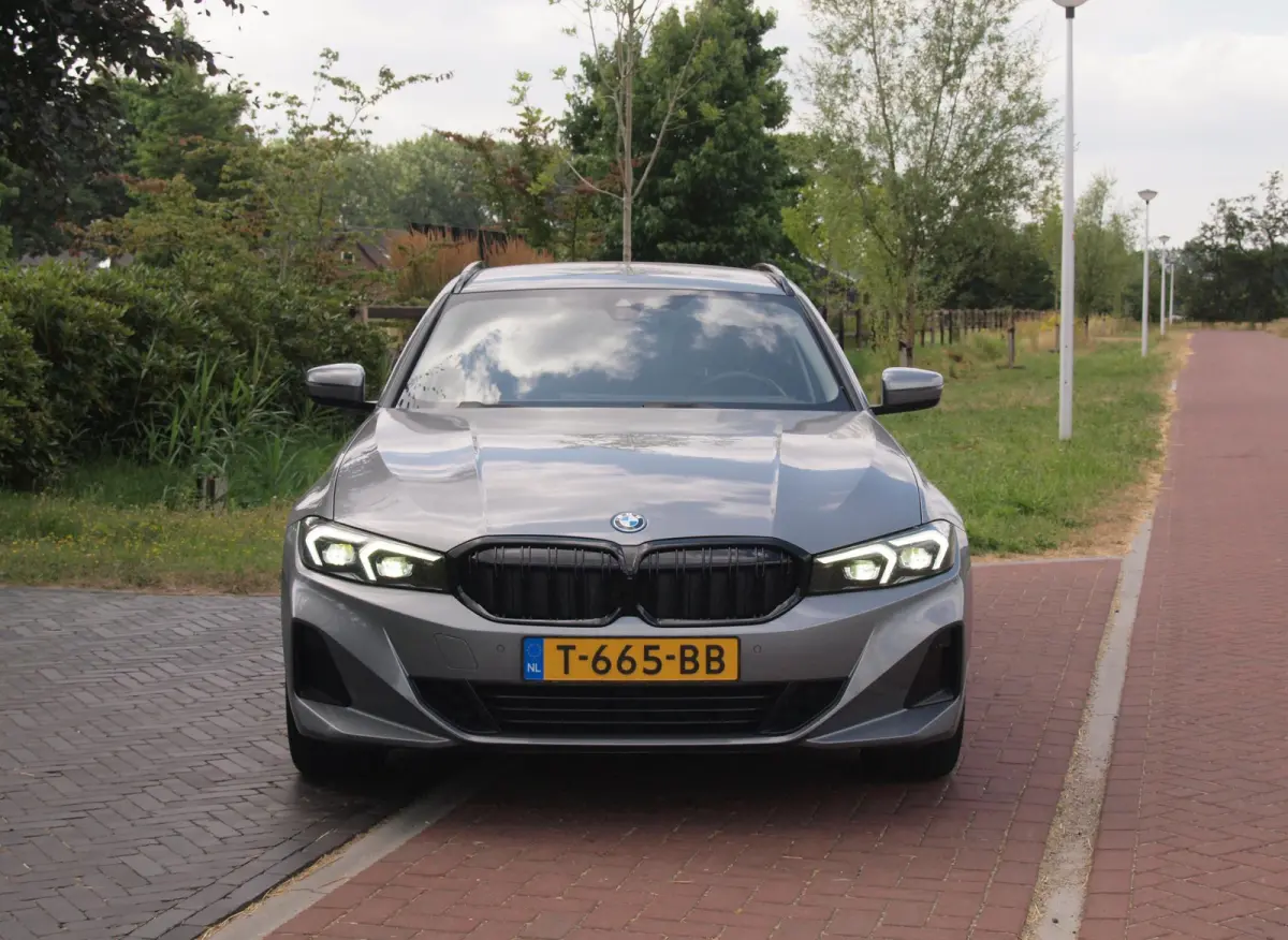 320e | Camera | Trekhaak | Sfeerverlichting | Stoelmemory | Cruise Control |