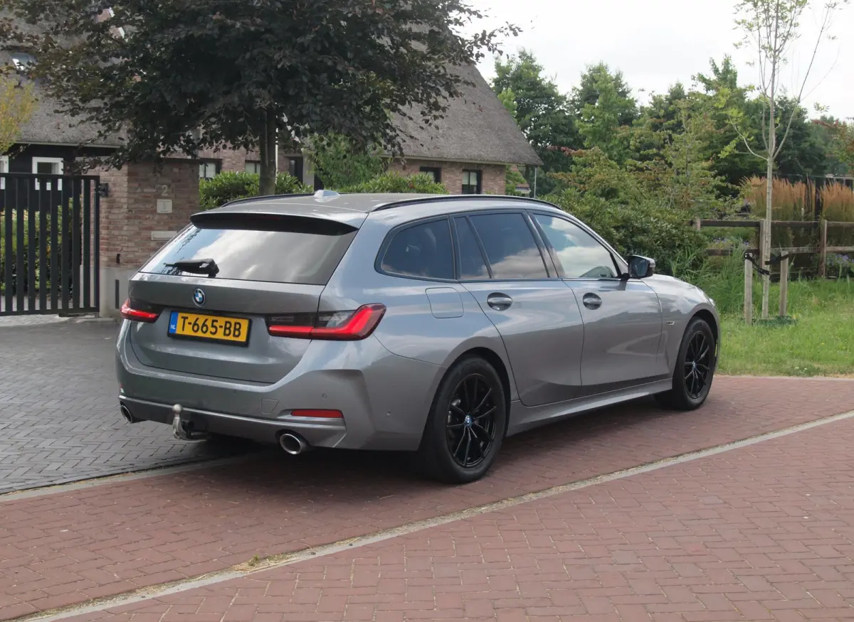 320e | Camera | Trekhaak | Sfeerverlichting | Stoelmemory | Cruise Control |