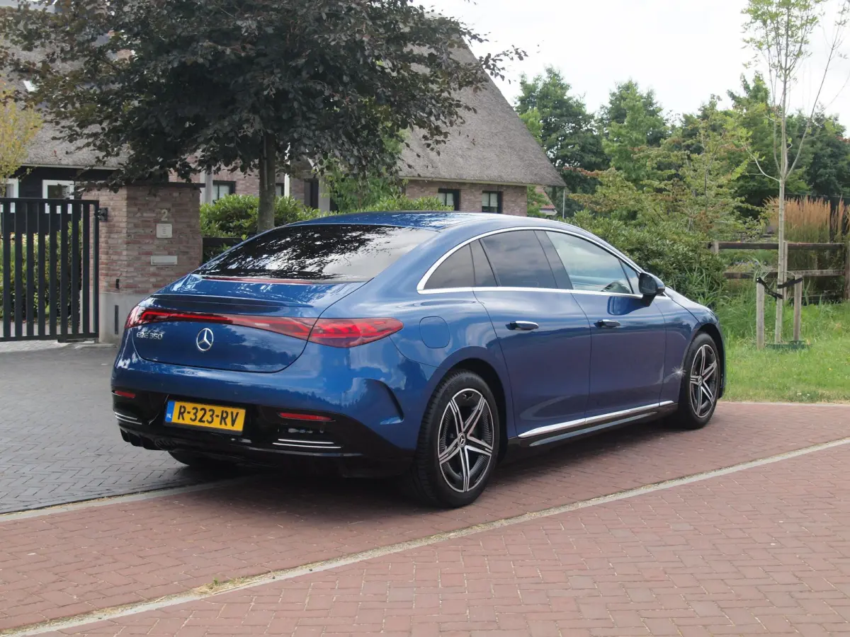 350+ AMG Line 91 kWh | Burmester | Camera | Sfeerverlichting | ACC | NL-Auto |