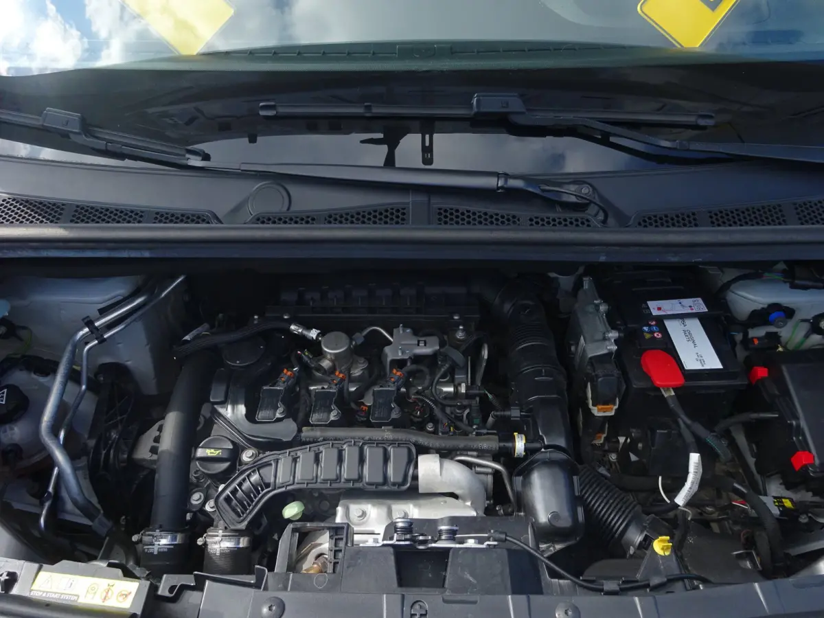 1.2 PureTech Pro BENZINE AIRCO NAVI CRUISE CONTROL PDC SCHUIFDEUR