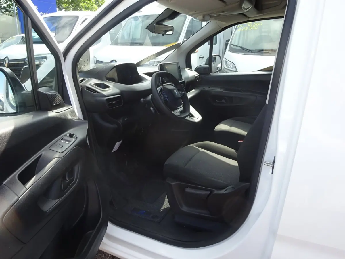1.2 PureTech Pro BENZINE AIRCO NAVI CRUISE CONTROL PDC SCHUIFDEUR