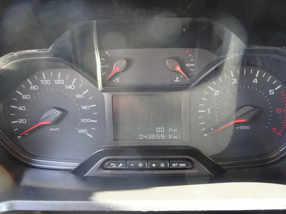 1.2 PureTech Pro BENZINE AIRCO NAVI CRUISE CONTROL PDC SCHUIFDEUR