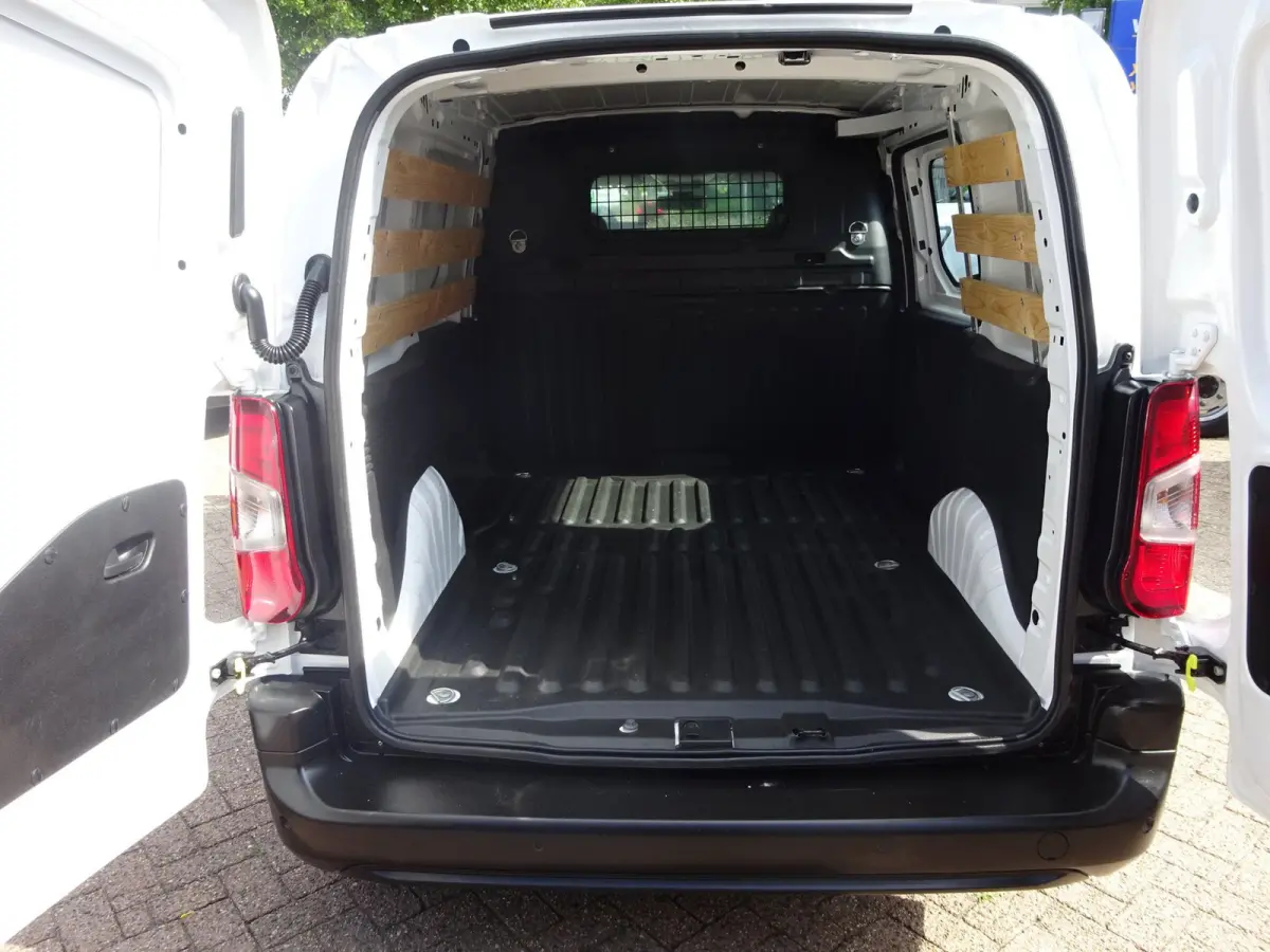 1.2 PureTech Pro BENZINE AIRCO NAVI CRUISE CONTROL PDC SCHUIFDEUR