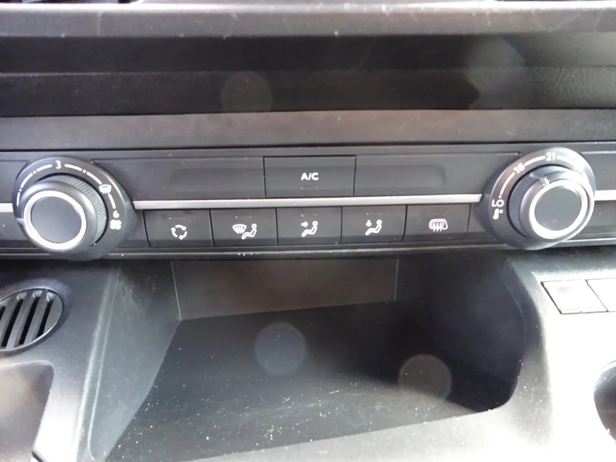 1.2 PureTech Pro BENZINE AIRCO NAVI CRUISE CONTROL PDC SCHUIFDEUR