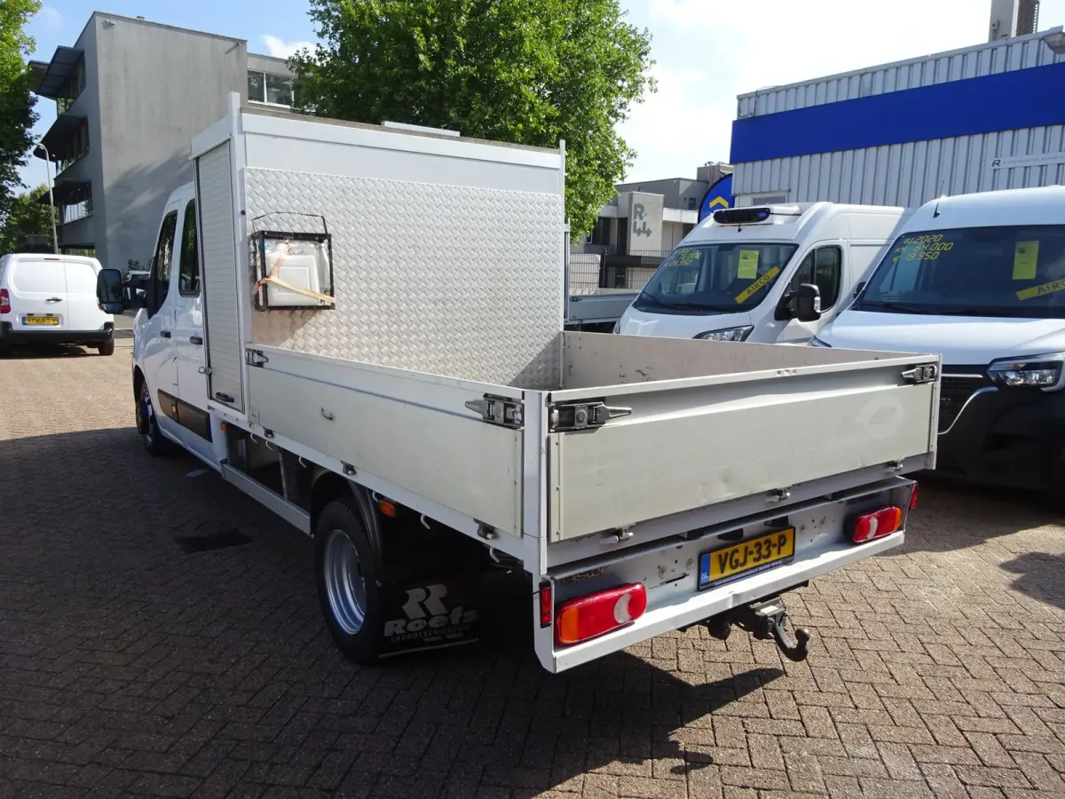 T35 2.3 dCi 145 L4 DL DUBBELE CABINE OPEN LAADBAK