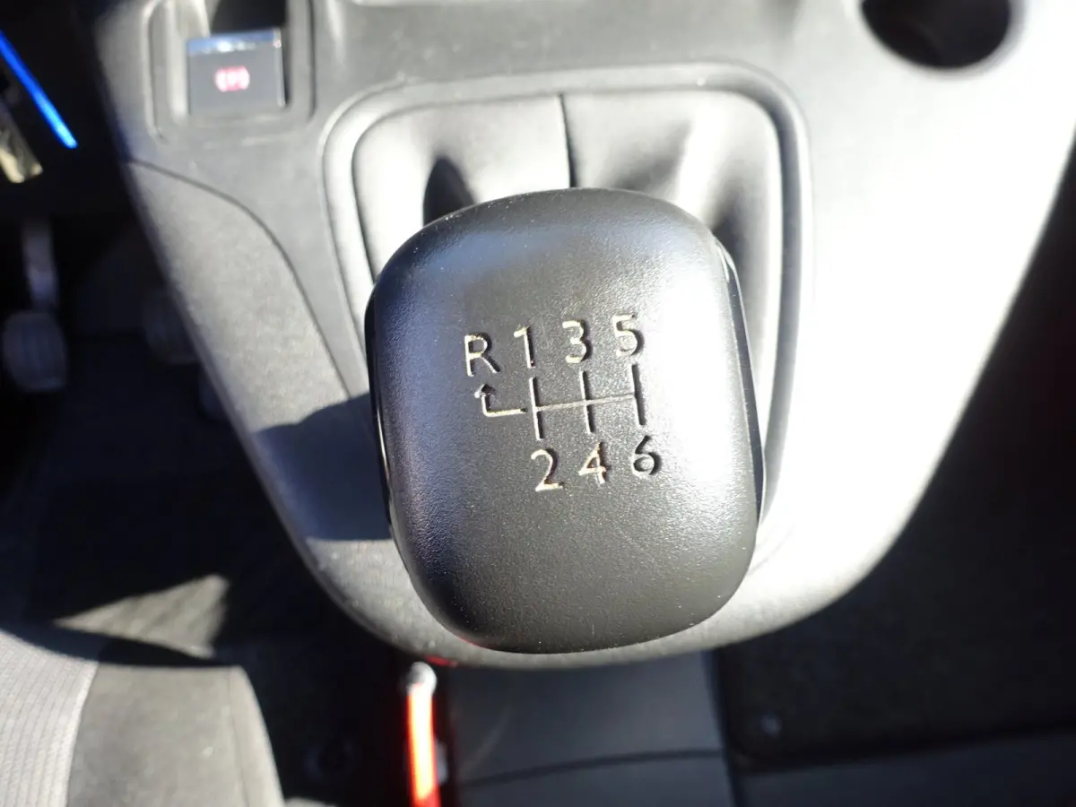 1.2 PureTech Pro BENZINE AIRCO NAVI CRUISE CONTROL PDC SCHUIFDEUR