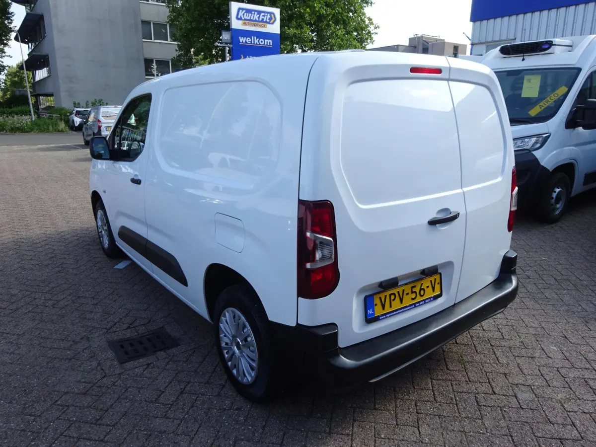 1.2 PureTech Pro BENZINE AIRCO NAVI CRUISE CONTROL PDC SCHUIFDEUR
