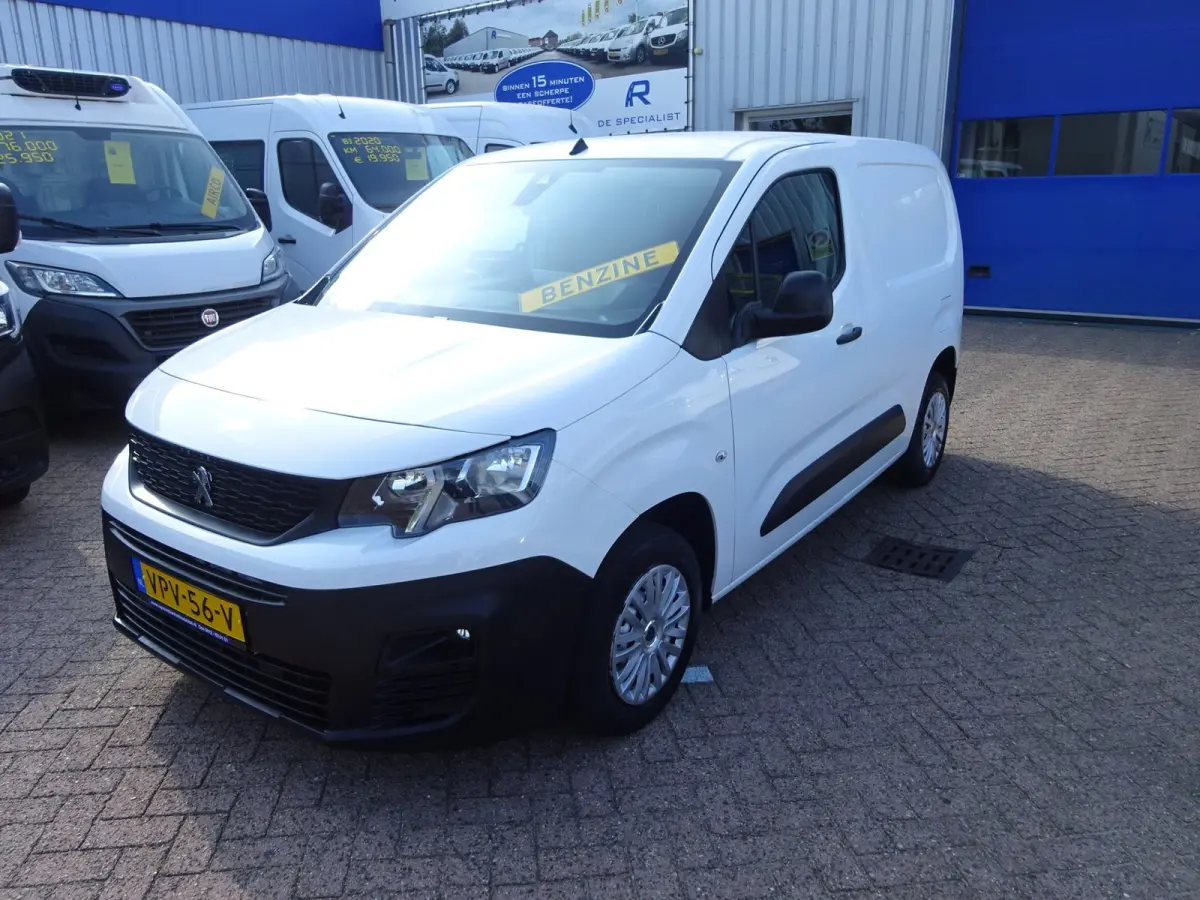 1.2 PureTech Pro BENZINE AIRCO NAVI CRUISE CONTROL PDC SCHUIFDEUR