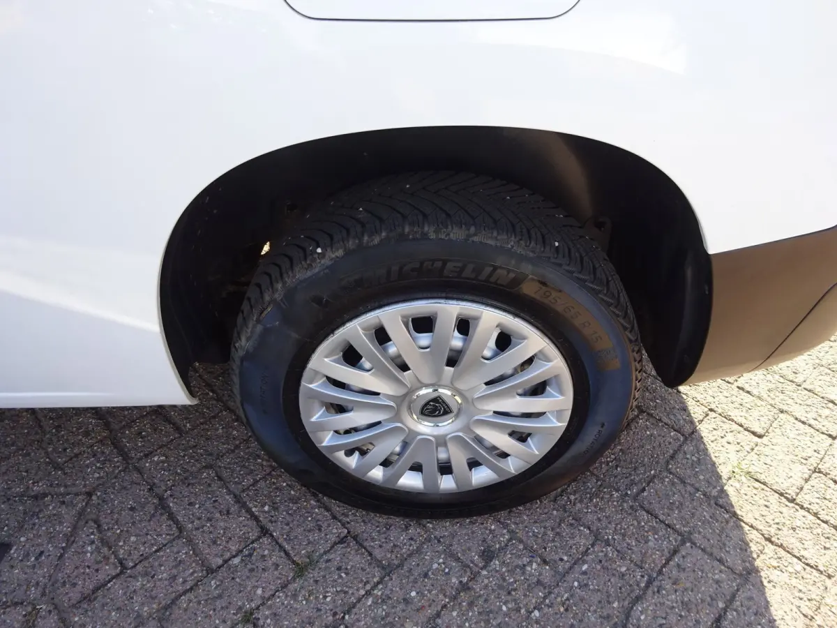1.2 PureTech Pro BENZINE AIRCO NAVI CRUISE CONTROL PDC SCHUIFDEUR