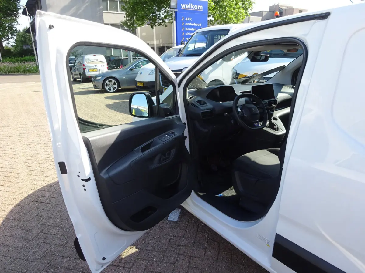 1.2 PureTech Pro BENZINE AIRCO NAVI CRUISE CONTROL PDC SCHUIFDEUR