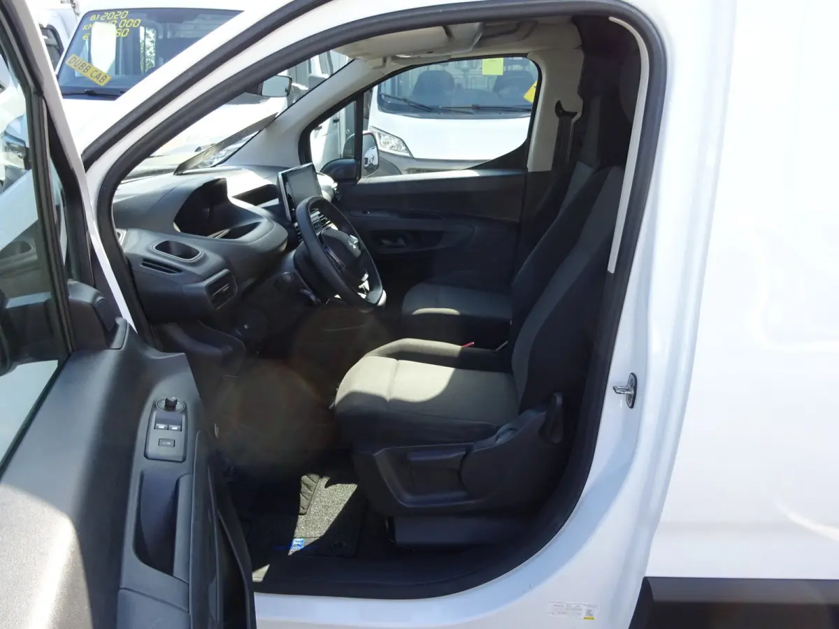 1.2 PureTech Pro BENZINE AIRCO NAVI CRUISE CONTROL PDC SCHUIFDEUR