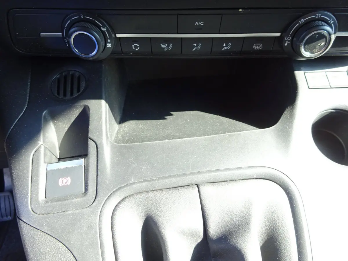 1.2 PureTech Pro BENZINE AIRCO NAVI CRUISE CONTROL PDC SCHUIFDEUR
