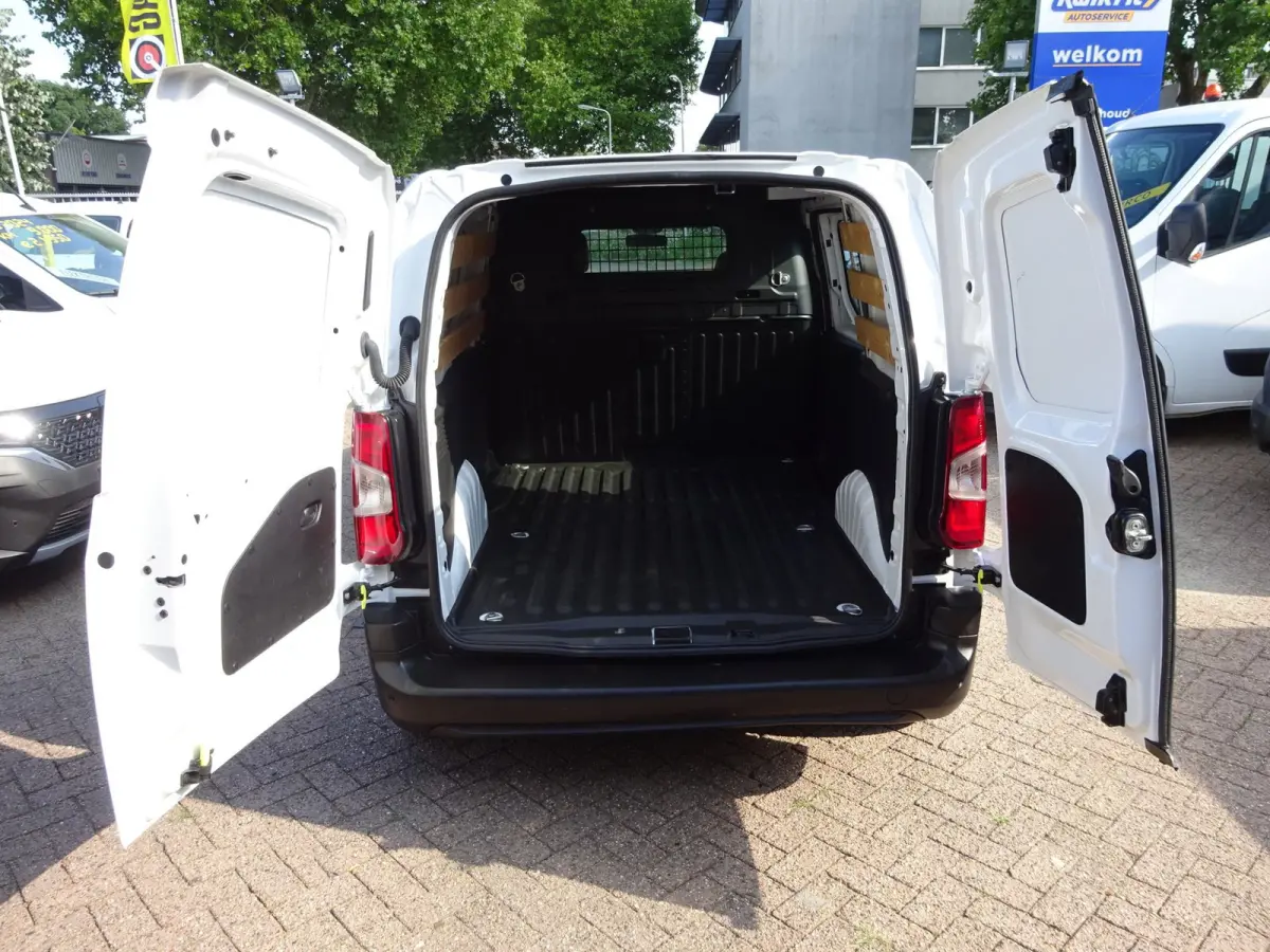 1.2 PureTech Pro BENZINE AIRCO NAVI CRUISE CONTROL PDC SCHUIFDEUR