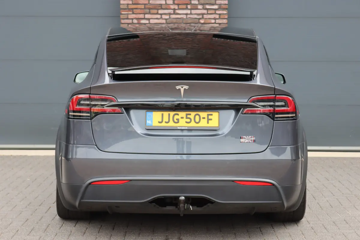 Plaid AWD 6p. 100kWh | 1020pk | 71.500,- ex BTW | Luchtvering | Autopilot | Carbon | Trekhaak | Stoelventilatie | Leder | Sterrenhemel | Display Achter | Verwarmd Stuurwiel |