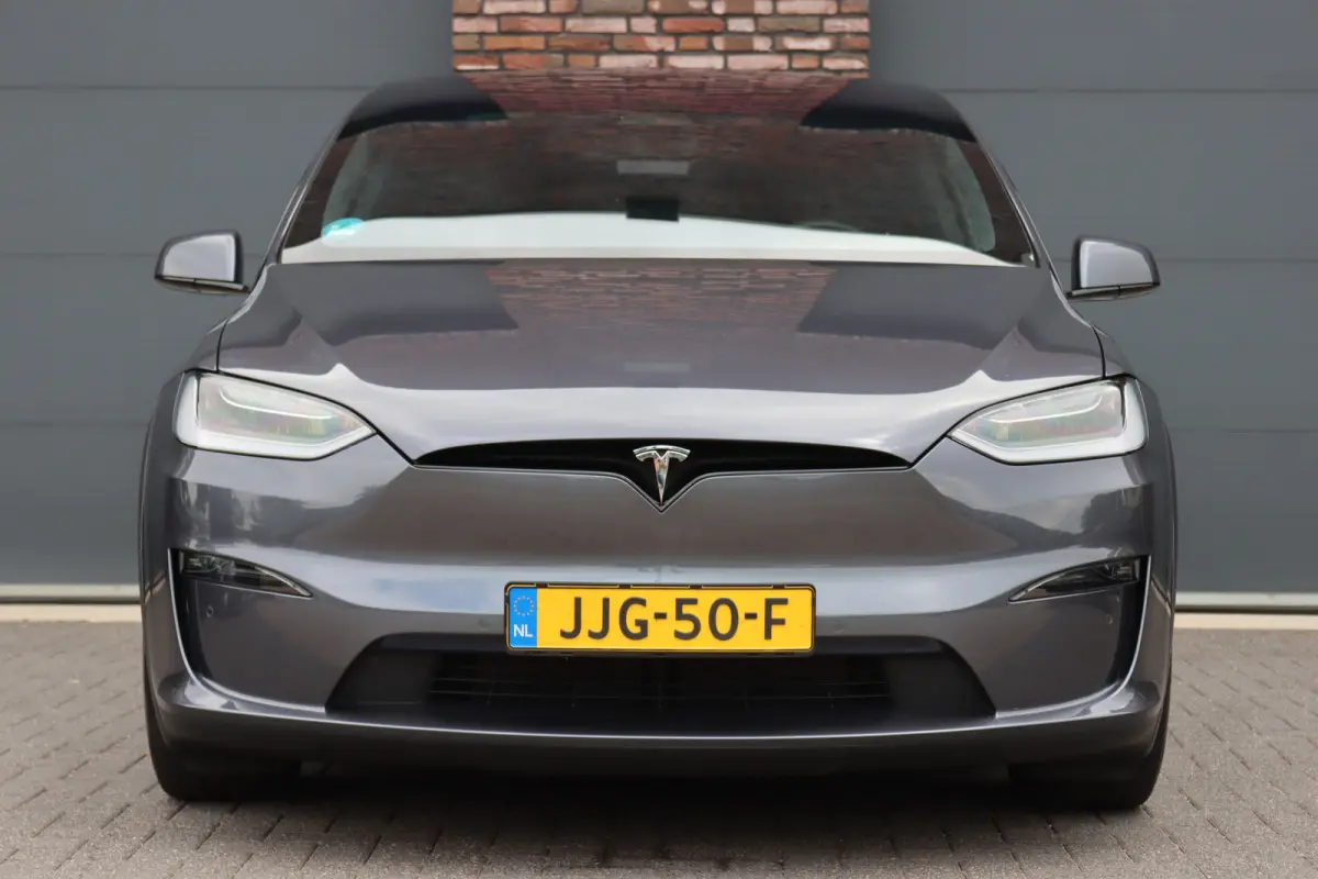 Plaid AWD 6p. 100kWh | 1020pk | 71.500,- ex BTW | Luchtvering | Autopilot | Carbon | Trekhaak | Stoelventilatie | Leder | Sterrenhemel | Display Achter | Verwarmd Stuurwiel |
