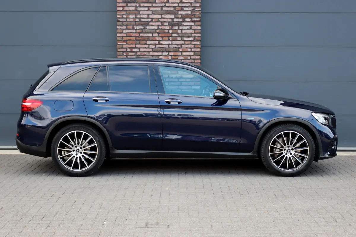 350e 4MATIC AMG Line | Luchtvering | Memory | Burmester | Distronic+ | Leder | Stoelventilatie | Panoramadak | HUD | Surround Camera | Dodehoekassistent |
