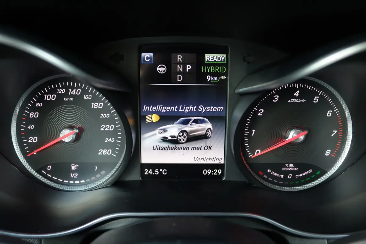 350e 4MATIC AMG Line | Luchtvering | Memory | Burmester | Distronic+ | Leder | Stoelventilatie | Panoramadak | HUD | Surround Camera | Dodehoekassistent |