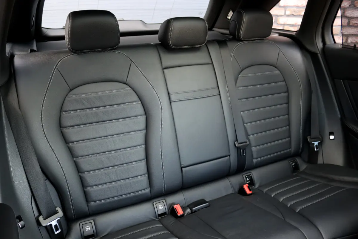 350e 4MATIC AMG Line | Luchtvering | Memory | Burmester | Distronic+ | Leder | Stoelventilatie | Panoramadak | HUD | Surround Camera | Dodehoekassistent |
