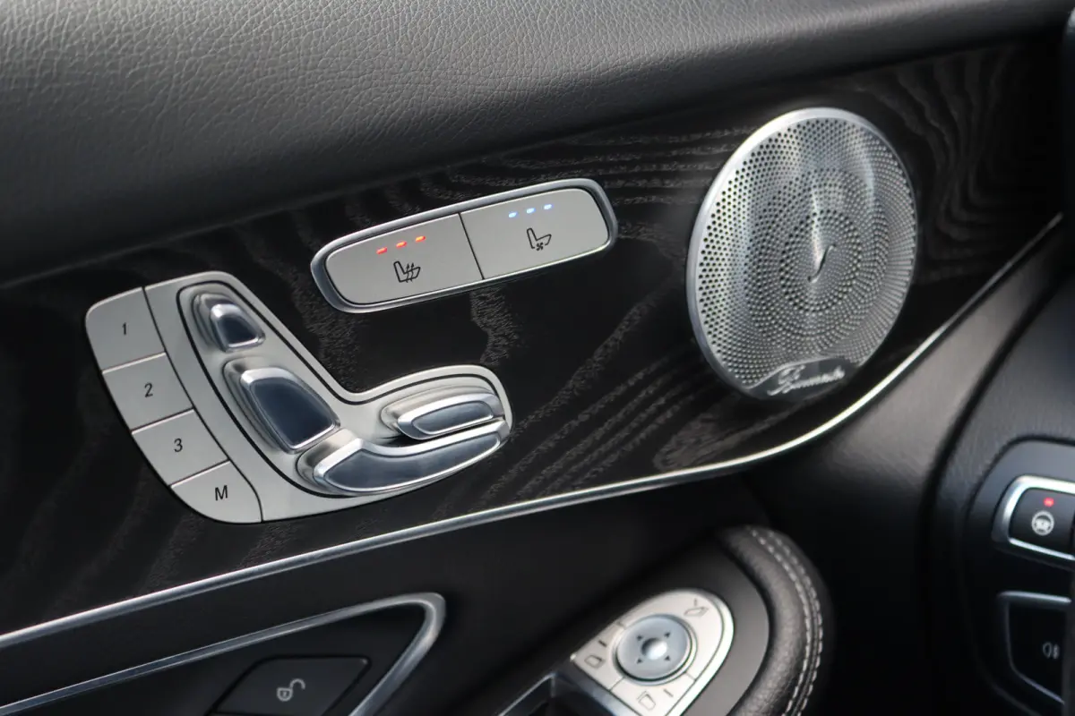 350e 4MATIC AMG Line | Luchtvering | Memory | Burmester | Distronic+ | Leder | Stoelventilatie | Panoramadak | HUD | Surround Camera | Dodehoekassistent |