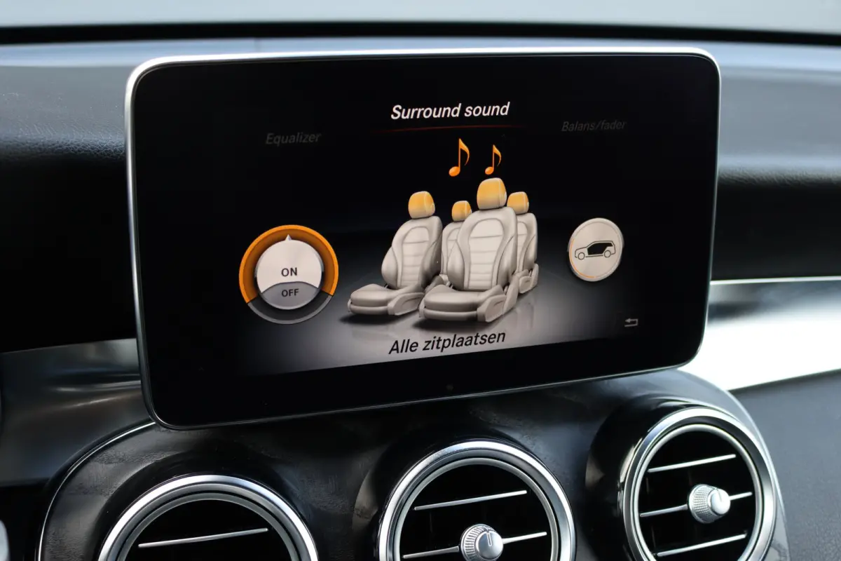 350e 4MATIC AMG Line | Luchtvering | Memory | Burmester | Distronic+ | Leder | Stoelventilatie | Panoramadak | HUD | Surround Camera | Dodehoekassistent |