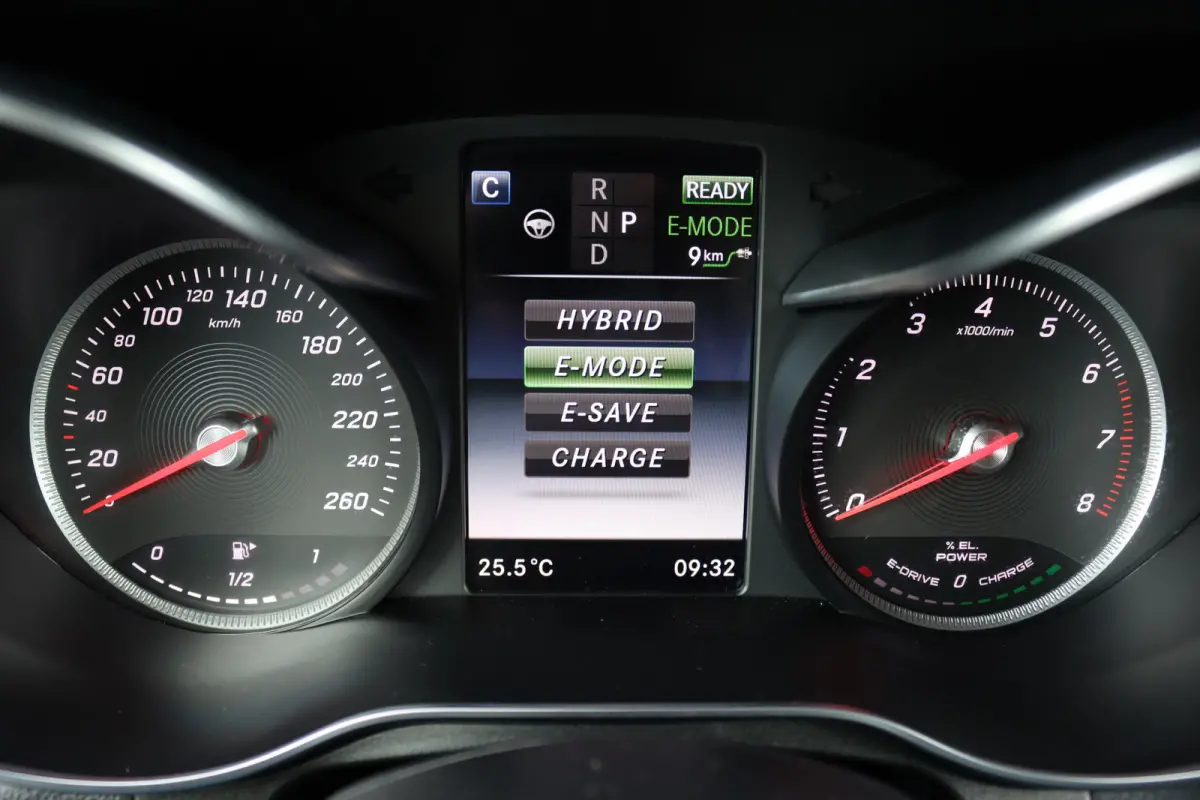 350e 4MATIC AMG Line | Luchtvering | Memory | Burmester | Distronic+ | Leder | Stoelventilatie | Panoramadak | HUD | Surround Camera | Dodehoekassistent |