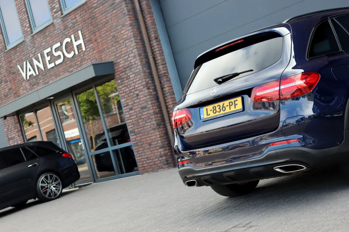 350e 4MATIC AMG Line | Luchtvering | Memory | Burmester | Distronic+ | Leder | Stoelventilatie | Panoramadak | HUD | Surround Camera | Dodehoekassistent |