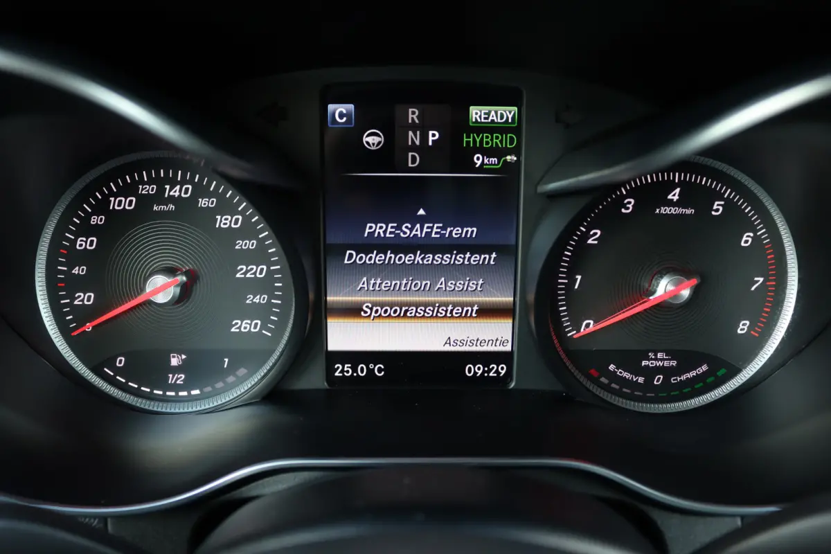 350e 4MATIC AMG Line | Luchtvering | Memory | Burmester | Distronic+ | Leder | Stoelventilatie | Panoramadak | HUD | Surround Camera | Dodehoekassistent |