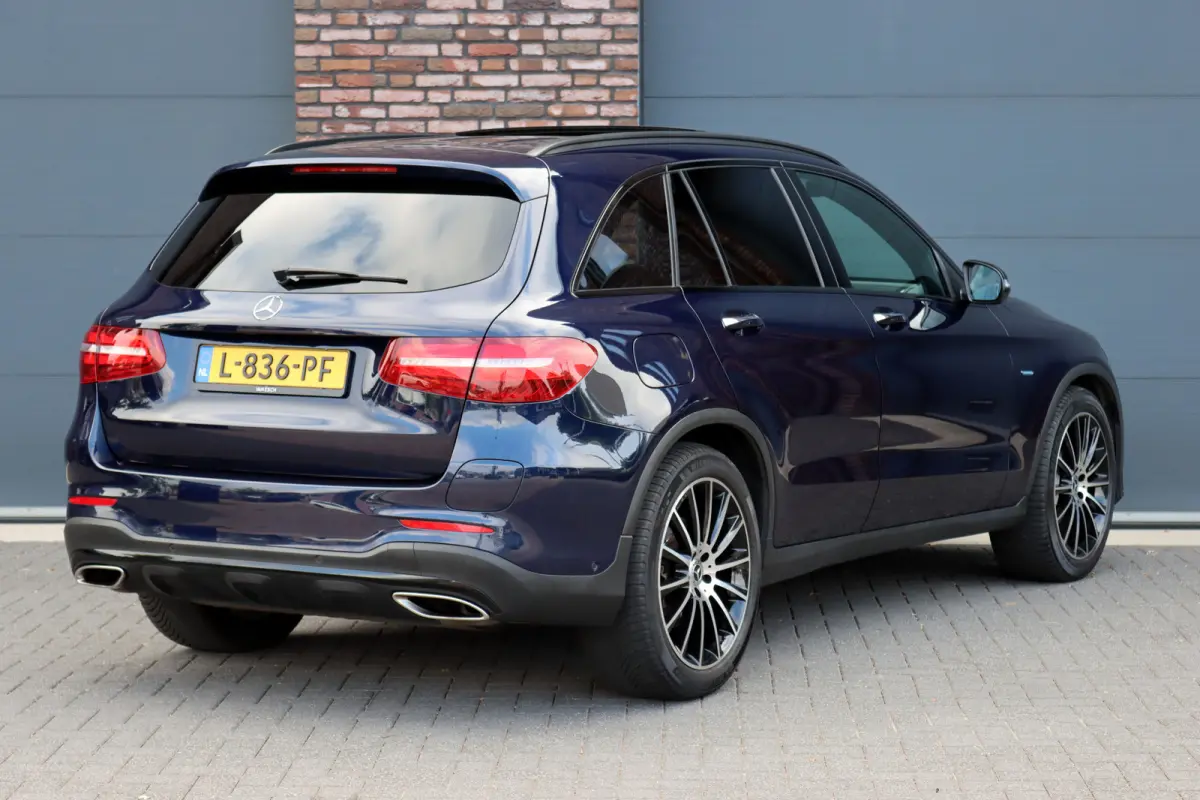 350e 4MATIC AMG Line | Luchtvering | Memory | Burmester | Distronic+ | Leder | Stoelventilatie | Panoramadak | HUD | Surround Camera | Dodehoekassistent |