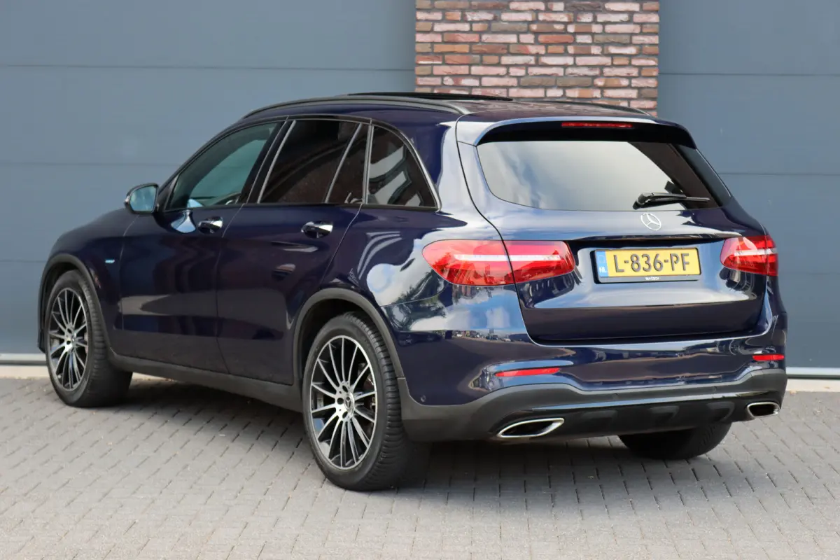 350e 4MATIC AMG Line | Luchtvering | Memory | Burmester | Distronic+ | Leder | Stoelventilatie | Panoramadak | HUD | Surround Camera | Dodehoekassistent |