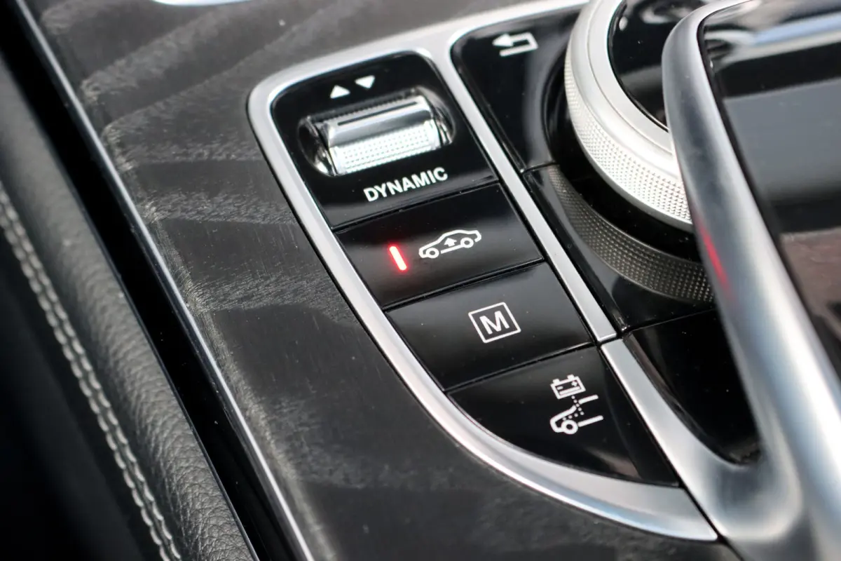 350e 4MATIC AMG Line | Luchtvering | Memory | Burmester | Distronic+ | Leder | Stoelventilatie | Panoramadak | HUD | Surround Camera | Dodehoekassistent |
