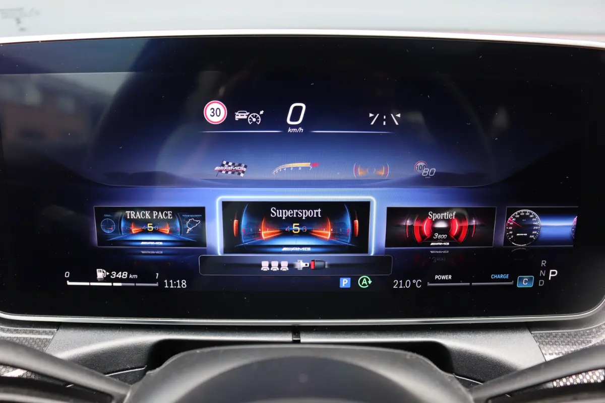 AMG 43 4MATIC Premium+ | Distronic+ | AMG Drivers Package | Achterasbesturing | Sterrenhemel | Schakelbare Uitlaat | Panoramadak | Burmester | Memory | HUD |