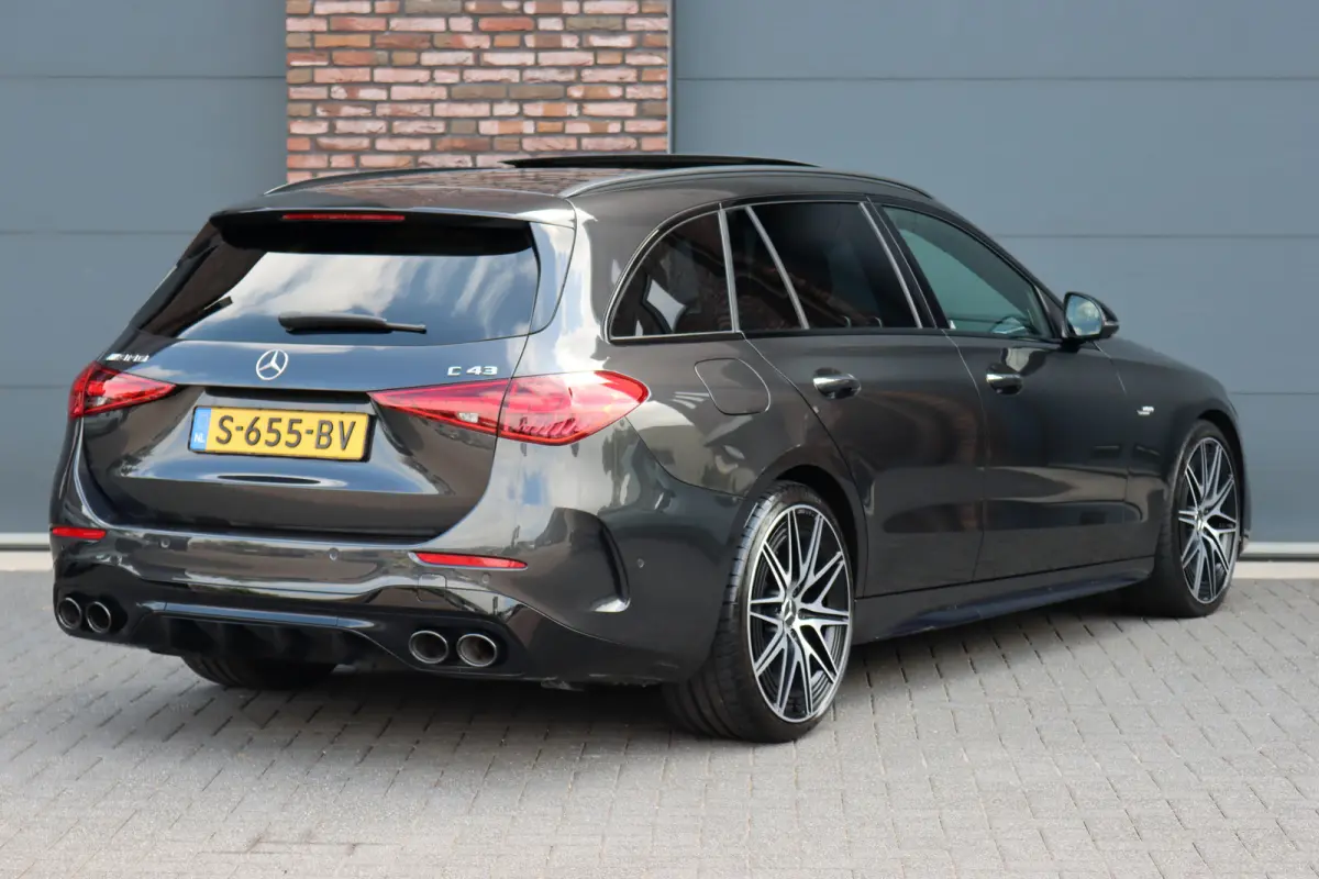 AMG 43 4MATIC Premium+ | Distronic+ | AMG Drivers Package | Achterasbesturing | Sterrenhemel | Schakelbare Uitlaat | Panoramadak | Burmester | Memory | HUD |