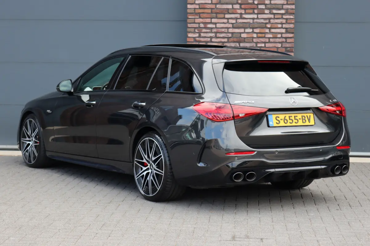 AMG 43 4MATIC Premium+ | Distronic+ | AMG Drivers Package | Achterasbesturing | Sterrenhemel | Schakelbare Uitlaat | Panoramadak | Burmester | Memory | HUD |
