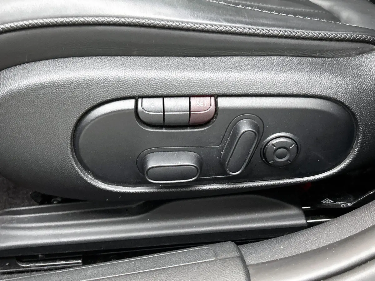 2.0 JCW ALL4 John Cooper Works | Automaat | Panoramadak | Navigatie | Memory seats | Virtual cockpit | Union Jack achterlichten |  Head up display | Apple CarPlay / Android Auto | Vol Leer |
