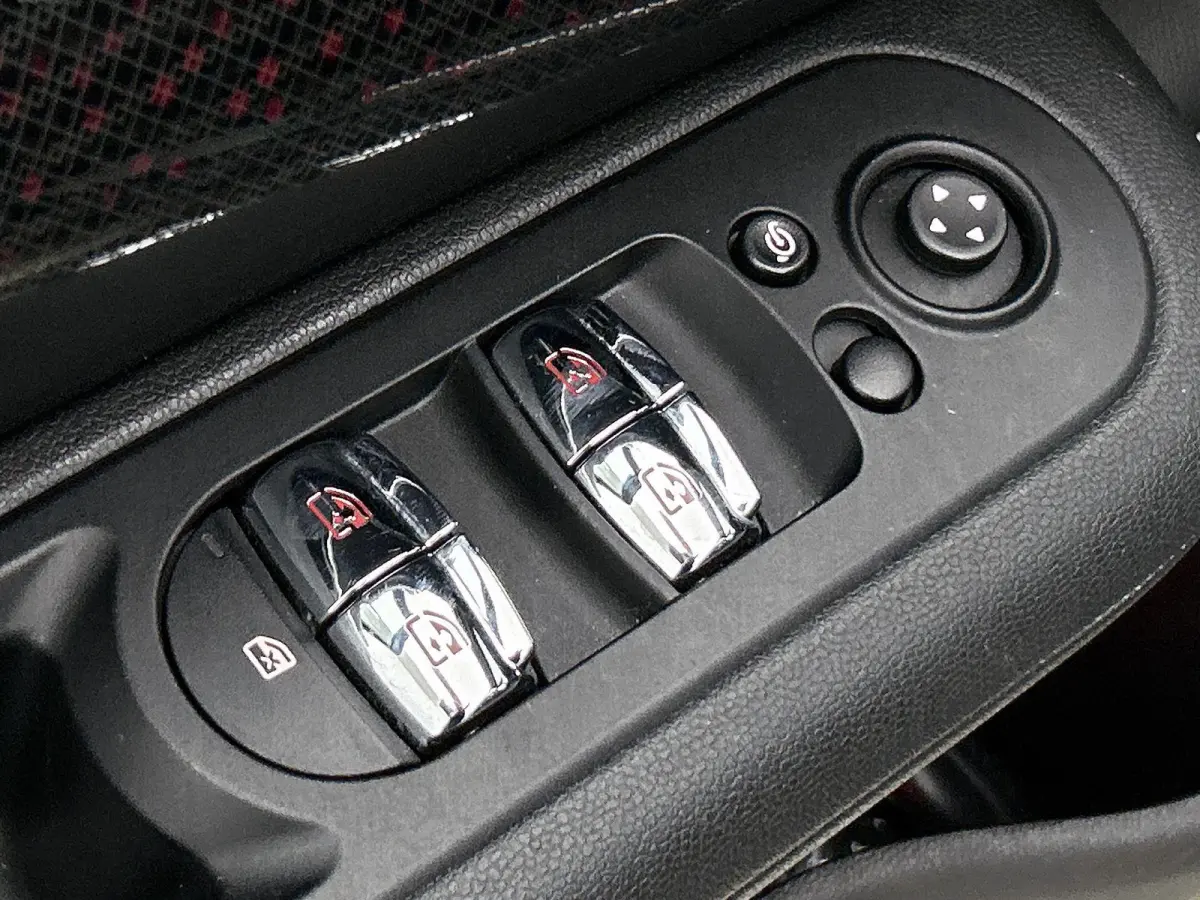 2.0 JCW ALL4 John Cooper Works | Automaat | Panoramadak | Navigatie | Memory seats | Virtual cockpit | Union Jack achterlichten |  Head up display | Apple CarPlay / Android Auto | Vol Leer |
