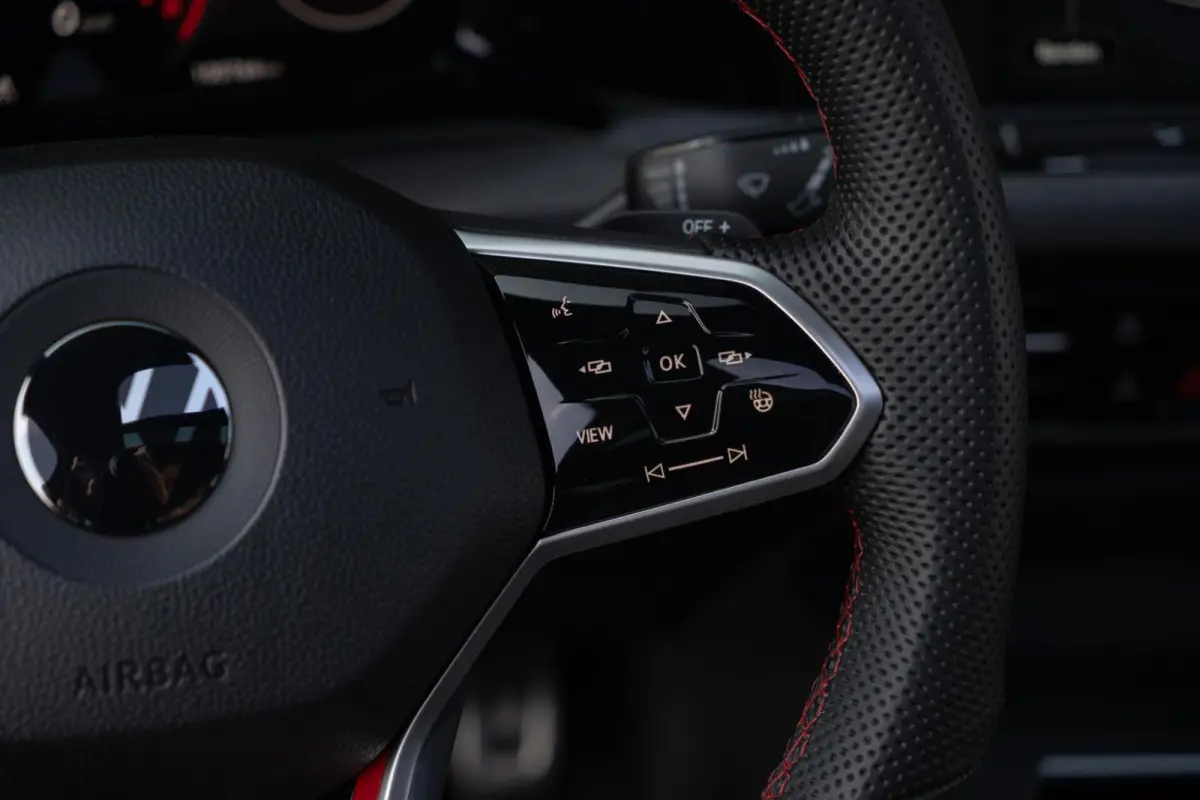 2.0 GTI 301PK Clubsport 45 Jahre|Akrapovic|Panoramadak|HUD|IQ-Light|Nardo/Moonstone Grey|Dealer Onderhouden