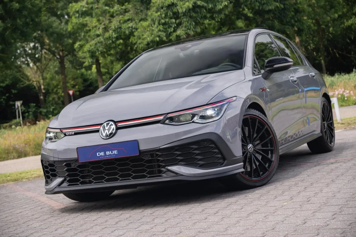 2.0 GTI 301PK Clubsport 45 Jahre|Akrapovic|Panoramadak|HUD|IQ-Light|Nardo/Moonstone Grey|Dealer Onderhouden