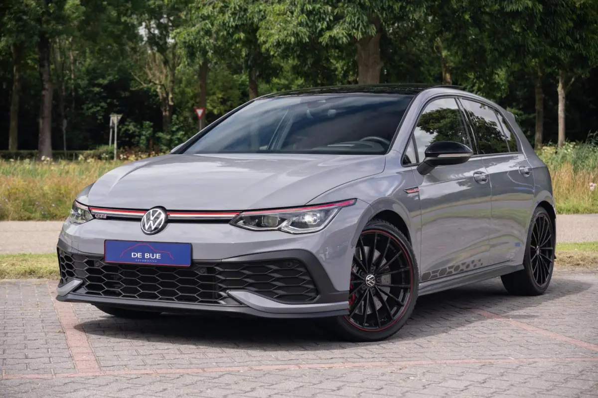 2.0 GTI 301PK Clubsport 45 Jahre|Akrapovic|Panoramadak|HUD|IQ-Light|Nardo/Moonstone Grey|Dealer Onderhouden