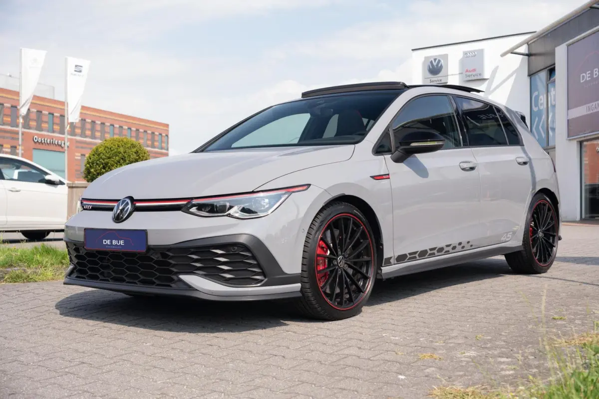 2.0 GTI 301PK Clubsport 45 Jahre|Akrapovic|Panoramadak|HUD|IQ-Light|Nardo/Moonstone Grey|Dealer Onderhouden