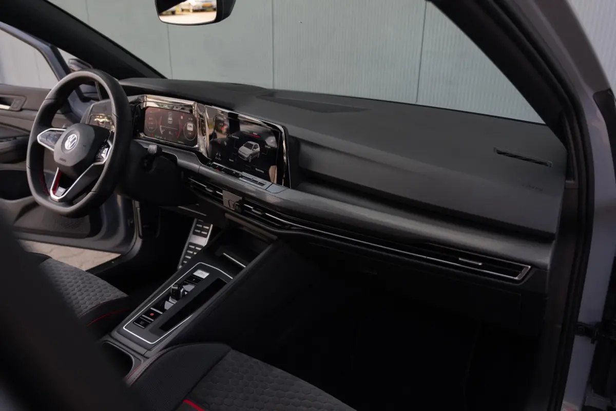 2.0 GTI 301PK Clubsport 45 Jahre|Akrapovic|Panoramadak|HUD|IQ-Light|Nardo/Moonstone Grey|Dealer Onderhouden