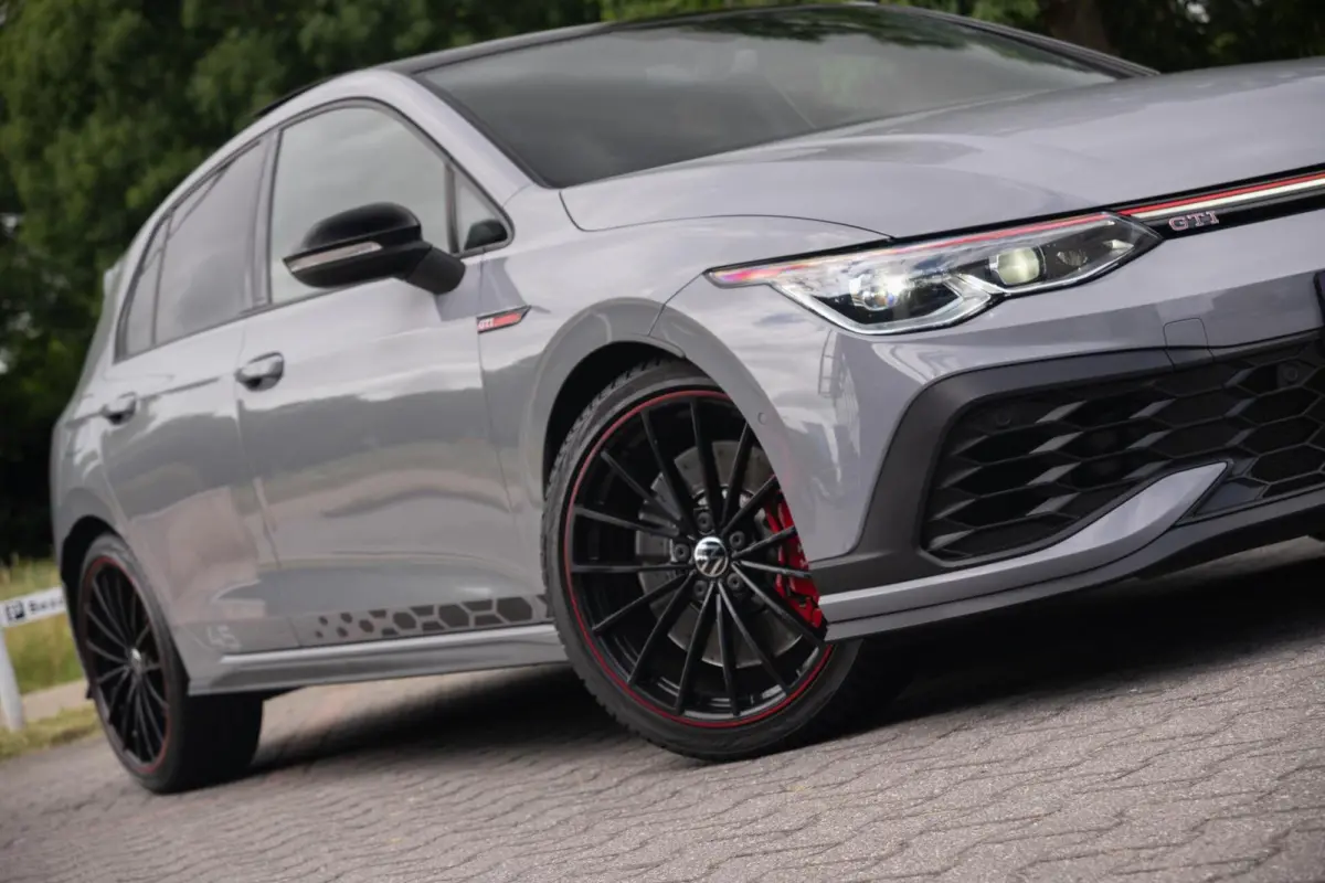 2.0 GTI 301PK Clubsport 45 Jahre|Akrapovic|Panoramadak|HUD|IQ-Light|Nardo/Moonstone Grey|Dealer Onderhouden