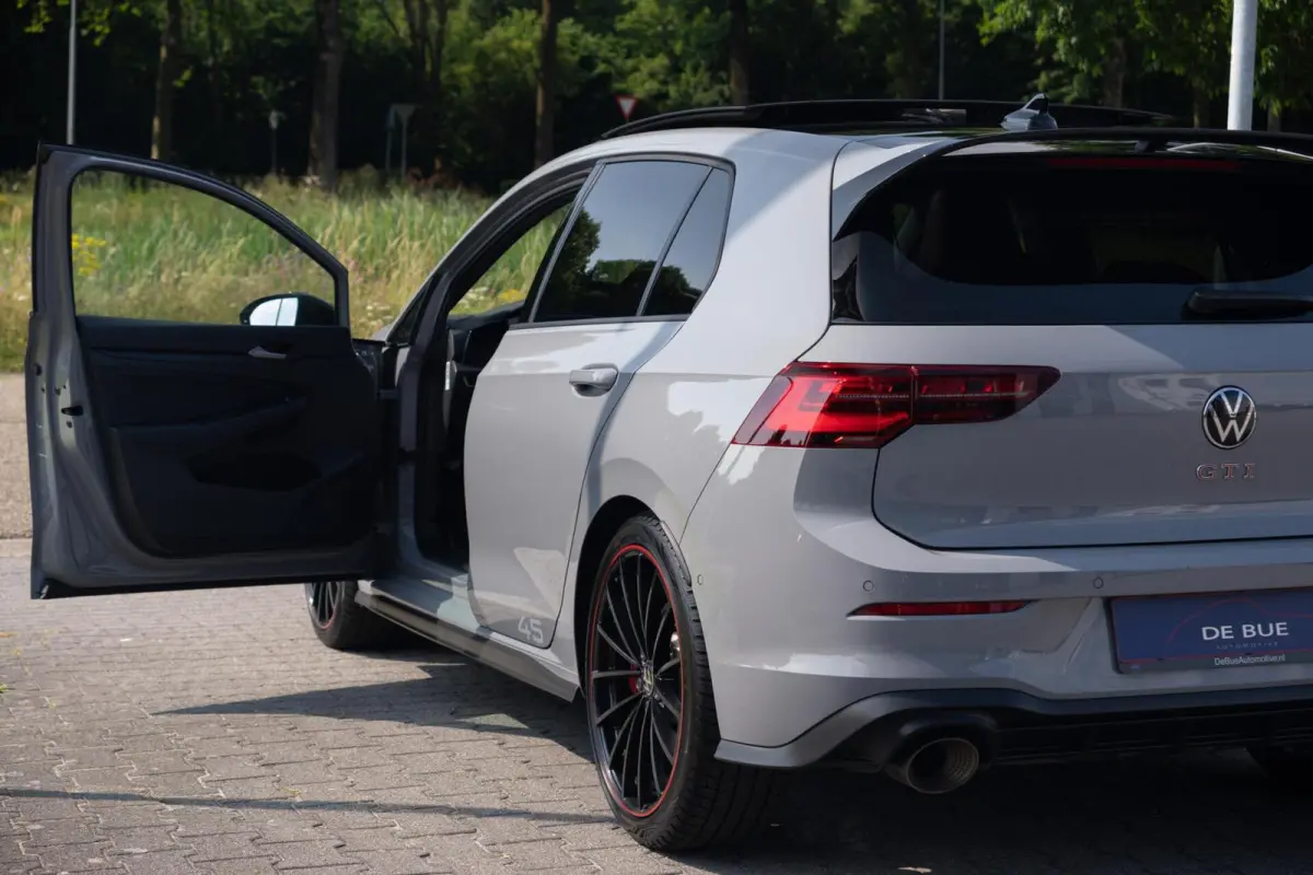 2.0 GTI 301PK Clubsport 45 Jahre|Akrapovic|Panoramadak|HUD|IQ-Light|Nardo/Moonstone Grey|Dealer Onderhouden