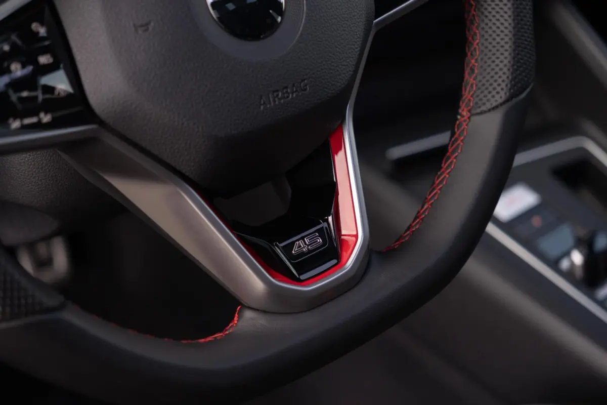 2.0 GTI 301PK Clubsport 45 Jahre|Akrapovic|Panoramadak|HUD|IQ-Light|Nardo/Moonstone Grey|Dealer Onderhouden