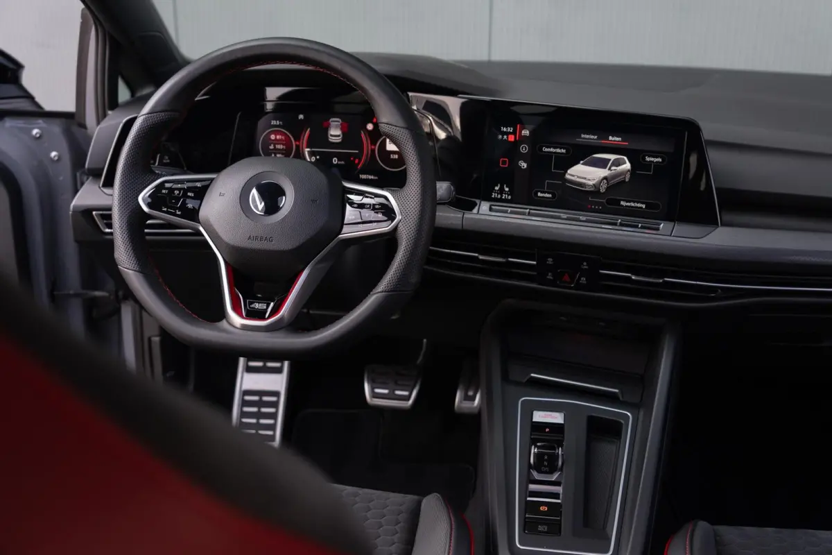 2.0 GTI 301PK Clubsport 45 Jahre|Akrapovic|Panoramadak|HUD|IQ-Light|Nardo/Moonstone Grey|Dealer Onderhouden