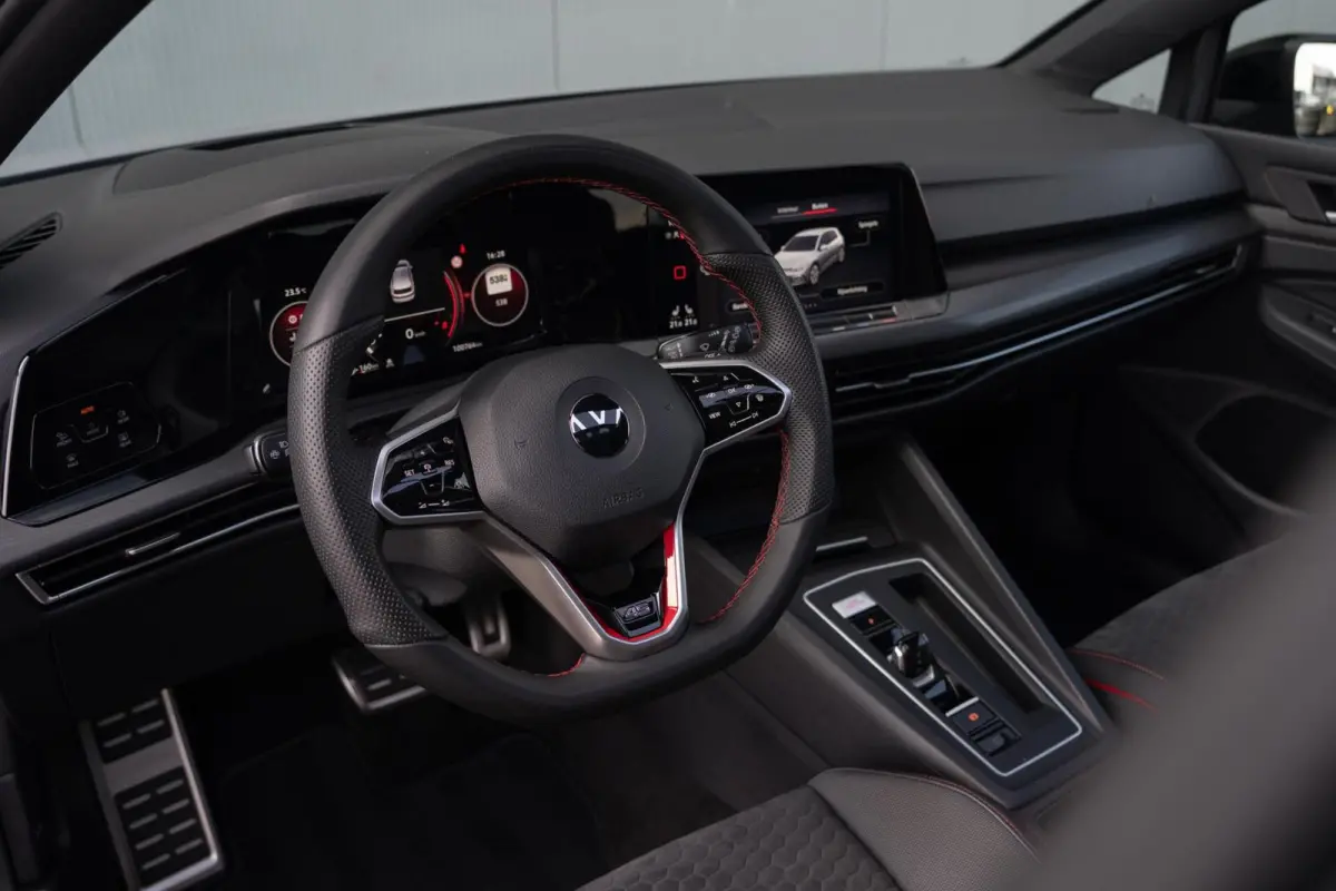 2.0 GTI 301PK Clubsport 45 Jahre|Akrapovic|Panoramadak|HUD|IQ-Light|Nardo/Moonstone Grey|Dealer Onderhouden